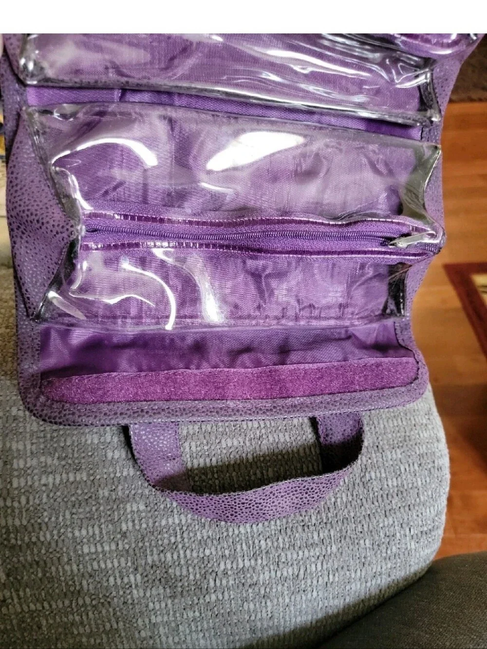 JM New York Travel Toiletries Cosmetic Jewelry Bag Hang Handle & Folds